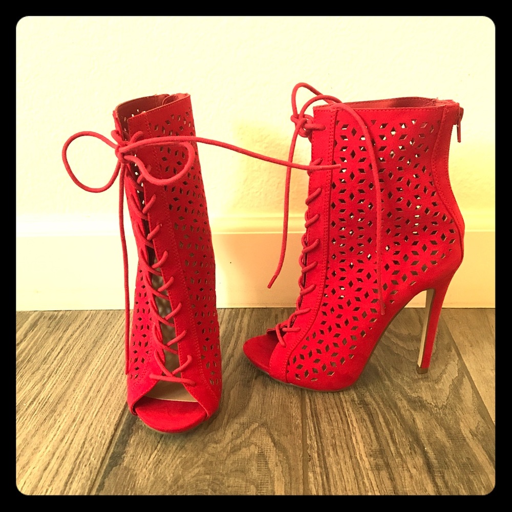Shoe dazzle red lace up heels